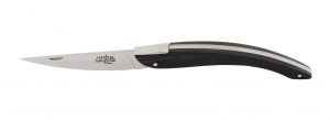 Le couteau laguiole pliant Eric Raffy, parfait pour la coupe des fromages.
